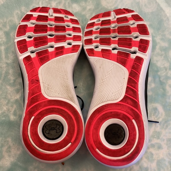 Women’s Under Armour Shoes, Gray Size 9 - Picture 3 of 5